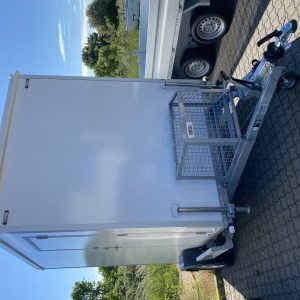 Badmobil badeværelse m. 1 toilet og brus. For kloak. Slutrengøring incl. transport tilgår.